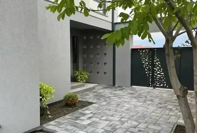 Casă cu 5 camere cu Teren 372 Mp în Dumbrăvița - 11