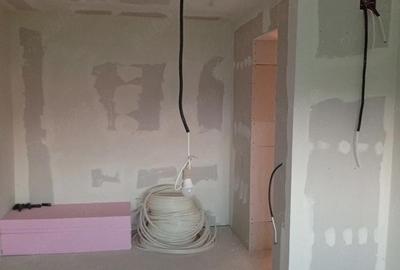Casă cu 4 camere cu Teren 538 Mp în Priseaca - 1