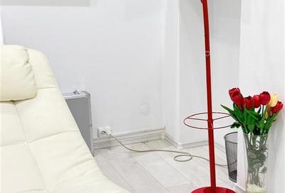 Spațiu comercial, de 153 mp, în Central - 4