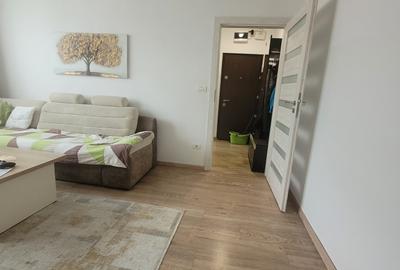 Apartament cu 3 camere semidecomandat, mobilat în Hipodrom 1 - 3