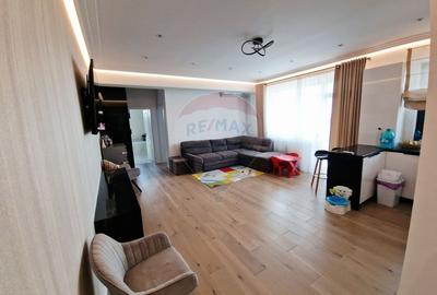 Apartament cu 3 camere de vanzare - 2