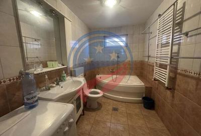 Casă cu 3 camere cu Teren 4000 Mp în Filiași - 2