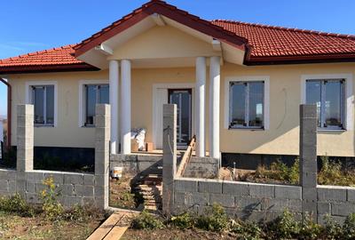 Casă individuală cu 4 camere cu Canalizare în Sânpetru - 2