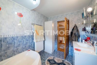 Casă individuală cu 5 camere cu Canalizare în Central - 42