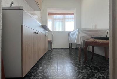 Apartament cu 2 camere semidecomandat în Micro 6 - 9