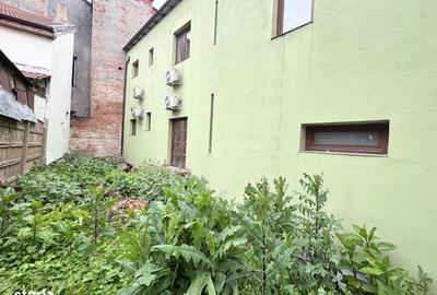 Casă cu 10 camere cu Teren 211 Mp în Central - 17