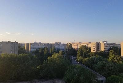 Apartament cu 3 camere decomandat în Berceni - 3