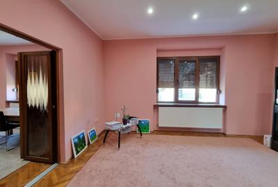 Casa solida parter in zona Titulescu - 16