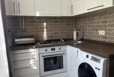 Apartament cu 2 camere decomandat în Florilor