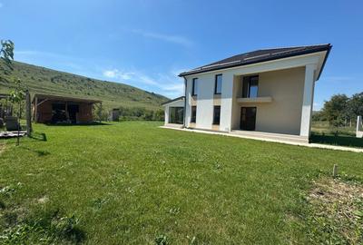 Casă individuală cu 5 camere cu Teren 1000 Mp în Pata - 2