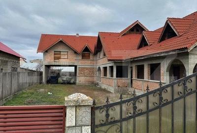 Casa de vanzare la rosu, 10 camere, 246,50 mp, zona Exterior Sud - 20