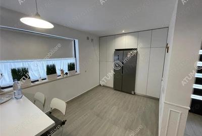 Casă cu 5 camere cu Canalizare în Cristian - 12