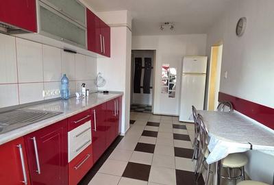 Apartament cu 3 camere în Școlilor - 2
