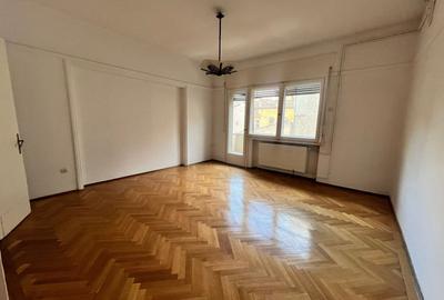 Vanzare 4 camere in vila Piata Izvorul Rece - 1