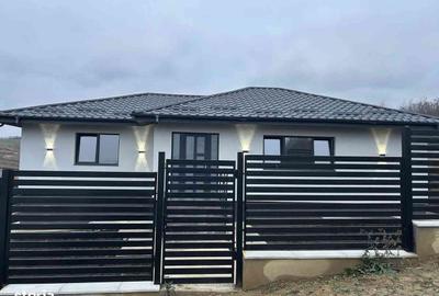 Casă cu 4 camere cu Teren 544 Mp în Valea Lupului - 1