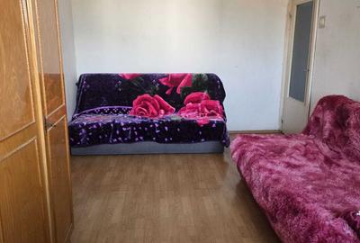 Apartament cu 3 camere decomandat în Lipovei