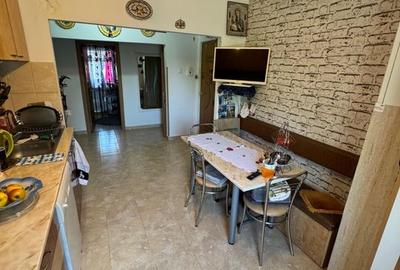 Apartament 4 camere decomandat CET - 10