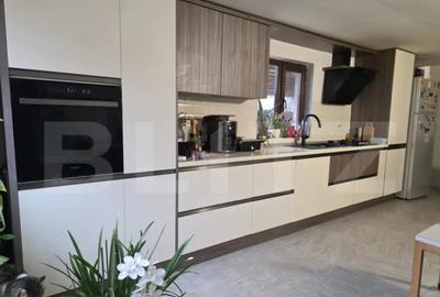 Casă cu 4 camere cu Teren 2700 Mp în Central - 12