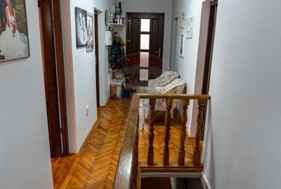 Casă cu 5 camere cu Teren 496 Mp în Periferie - 11