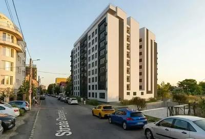 Apartament cu 3 camere semidecomandat în 13 Septembrie