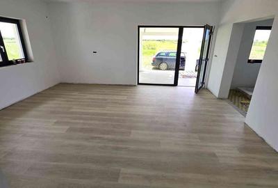 Casă cu 3 camere cu Teren 600 Mp în Păulești - 4