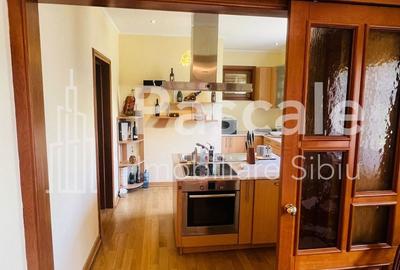 Casă cu 4 camere cu Teren 1468 Mp în Central - 12