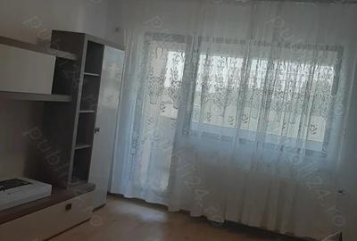 Proprietar inchiriez apartament decomandat 2 camere moderne - 1