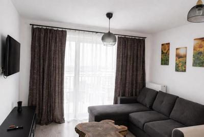 Apartament cu 2 camere semidecomandat în Tractorul