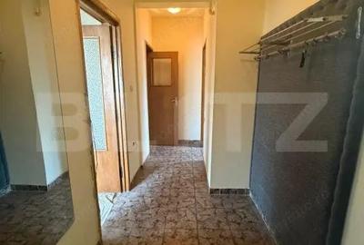 Apartament cu 4 camere semidecomandat în Central