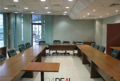 Spațiu comercial, în P-ța Victoriei - 2