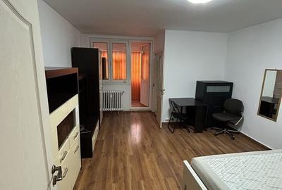 Garsonieră semidecomandată, mobilată în Vitan