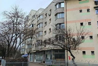 Garsonieră decomandată în Titan - 2