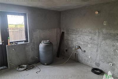 Casa+garaj, constructie la gri, in Sabareni,  teren 440mp - 12