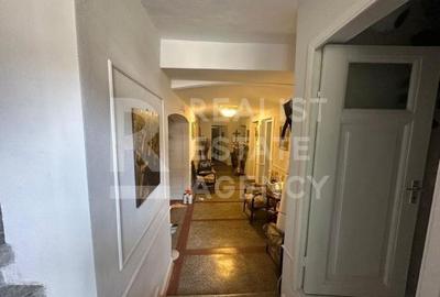 Casă individuală cu 9 camere cu Canalizare în Grădina Icoanei - 4