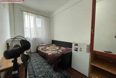 Garsonieră în Vest