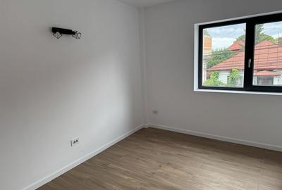 Spațiu comercial, de 77 mp, în Central - 3