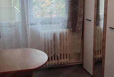 Apartament cu 3 camere semidecomandat în Central - 6