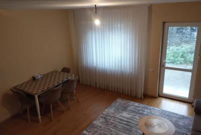 Casă cu 4 camere cu Teren 75 Mp în Central - 1