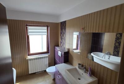 Casă cu 3 camere cu Teren 200 Mp în Central - 5