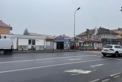 Spațiu comercial, de 35 mp, în Tractorul - 17