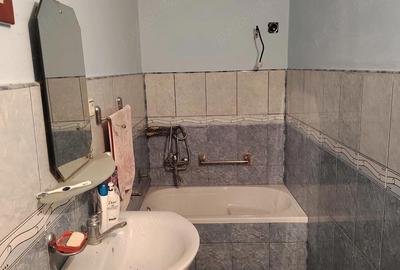 Casă cu 2 camere cu Teren 5000 Mp în Porț - 10