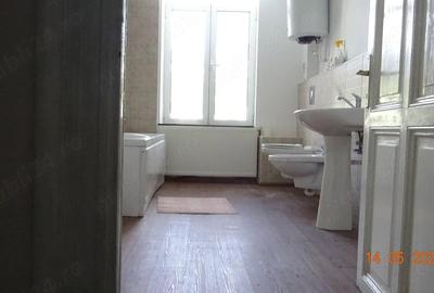 Spațiu comercial, de 183 mp, în Central - 1