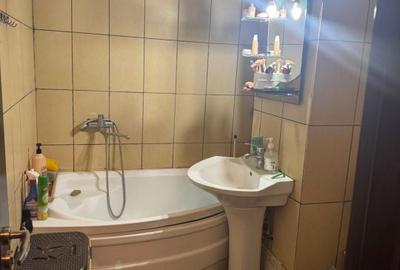 Apartament cu 2 camere semidecomandat în Craiovița Nouă - 1
