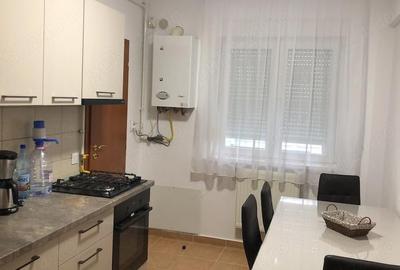 Apartament cu 3 camere semidecomandat în Central - 3