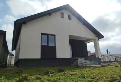 Casă cu 3 camere în Lumina - 3