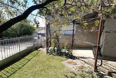 Casă cu 3 camere cu Teren 1350 Mp în Sărmașu - 1