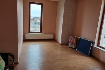 Casă cu 5 camere cu Teren 1000 Mp în Vladimirescu - 14