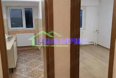 Garsoniera de vanzare zona Poarta 6, decomandata, etaj 1 Garsoniera de vanzare zona Poarta 6, decomandata, etaj 1 - 1