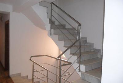 Piata Muncii ,vila 12 camere, S 370mp. Piata Muncii ,vila 12 camere, S 370mp. - 1