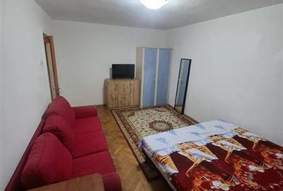 Apartament cu 3 camere decomandat în Tei - 2